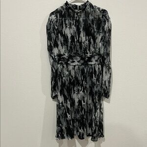 Simply Vera Chic Black and Gray Long Sleeve Dress
